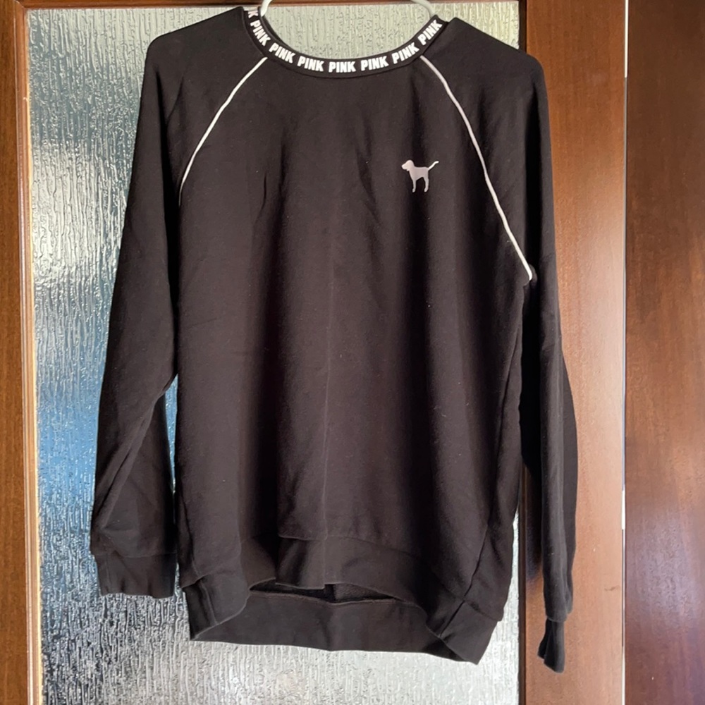 VS Pink Sweatshirt, black, size small